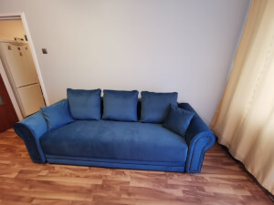 Canapea albastră Alexandra