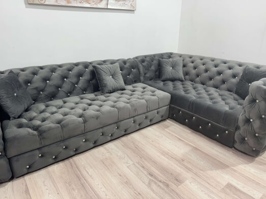 Colțar extensibil 5 locuri din catifea cu nasturi din sticlă, gri – model MONZA