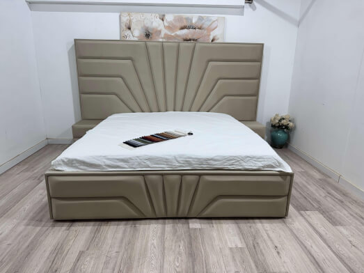 Pat tapițat catifea, 2 noptiere și ladă depozitare, crem - model EVANTAI